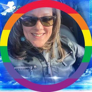 Meet your Posher, Iris